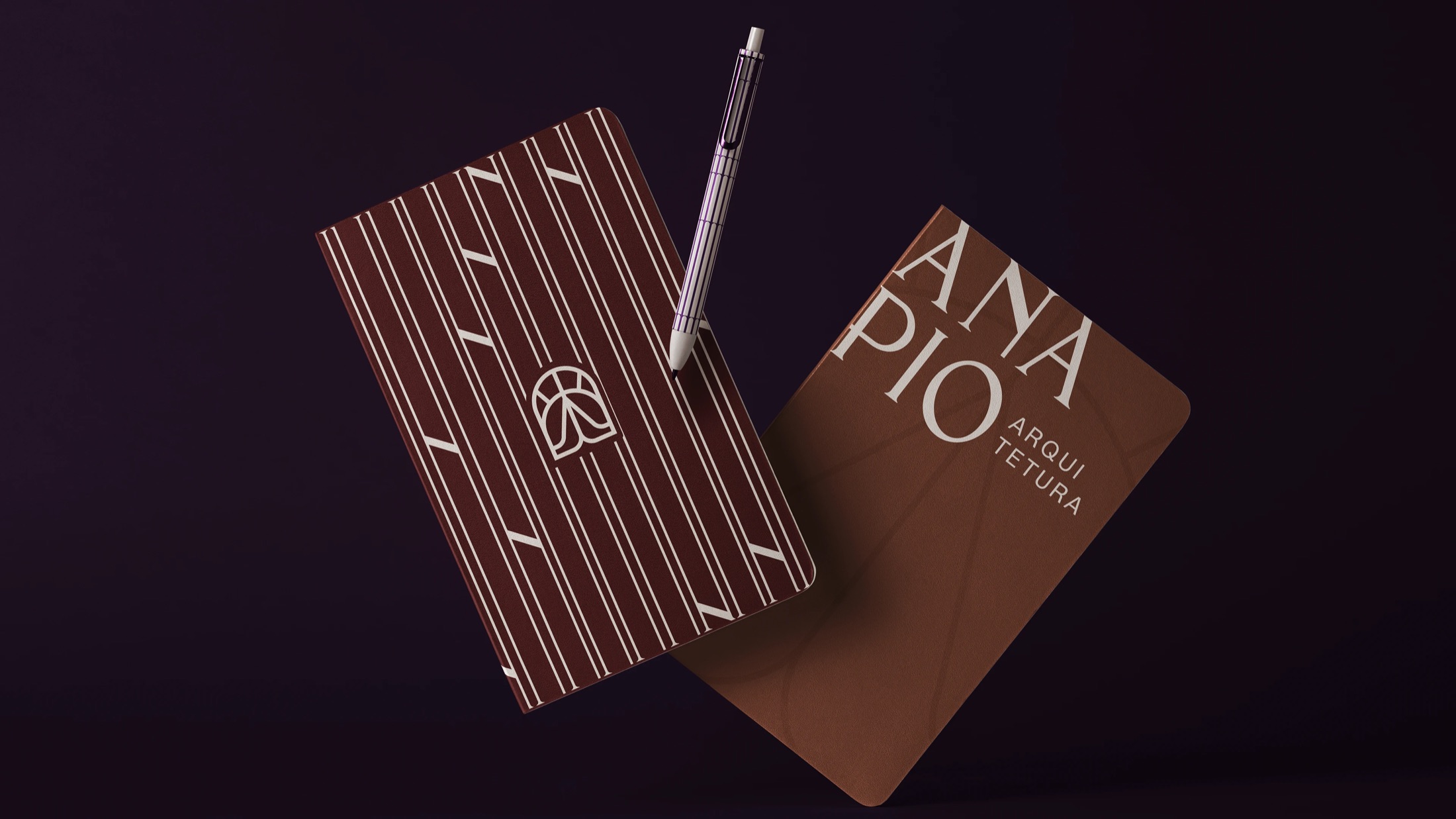 Pasta e caderno com o padrão da marca